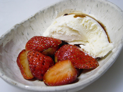 20060514strawberryice.jpg
