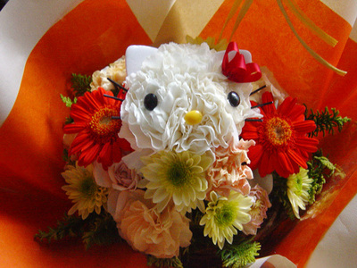 20061229kittyflower.jpg