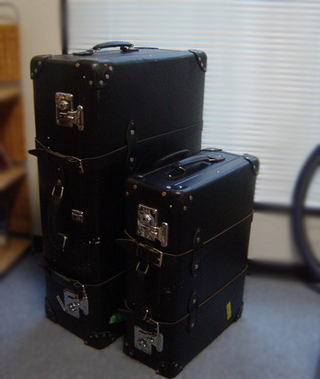 20070301suitcasegb.jpg