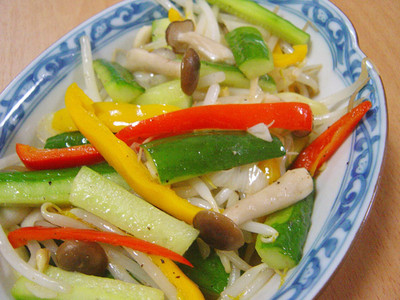20070401cucumbervegthai.jpg